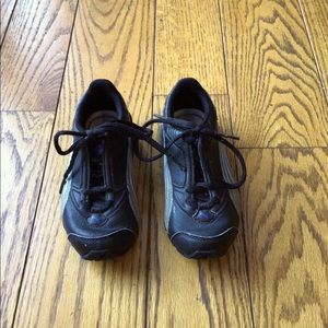 Puma boys lace up sneakers